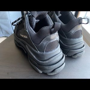 BALENCIAGA sneakers (Triple S)